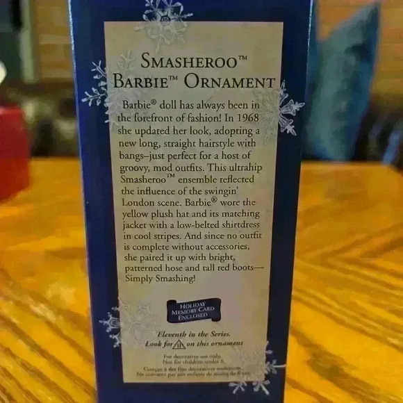2004 Hallmark Keepsake Ornament Barbie Smasheroo - Picture 2 of 4